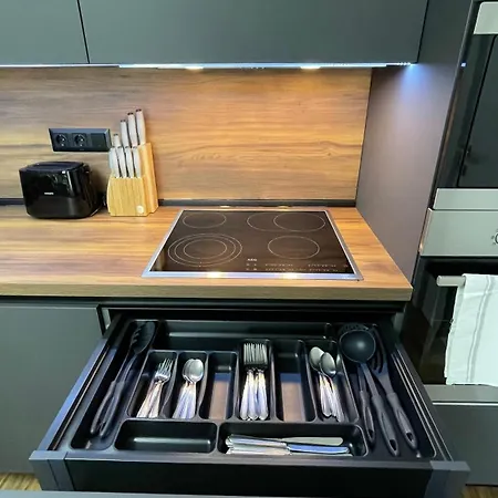 тони апартмент Apartmán Burgas City