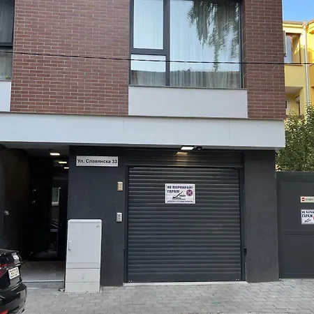 тони апартмент Apartment Burgas